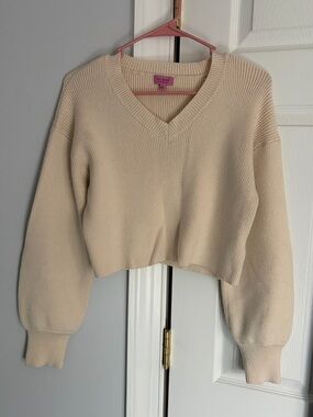 Francesca's Collections Cream Ribbed Cropped V-Neck Sweater